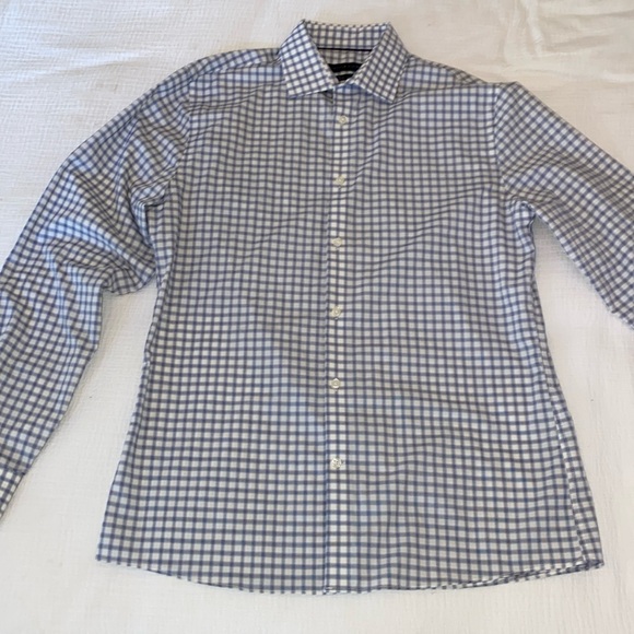 5 for $20 Tommy Hilfiger men’s button-down shirt - Picture 1 of 4